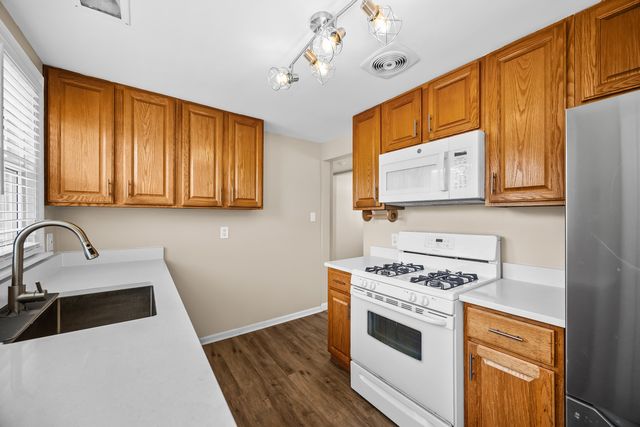 548 Prairie Avenue 2, Downers Grove, IL 60515