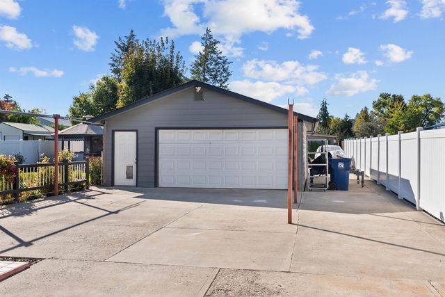 6423 N Altamont St, Spokane, WA 99217