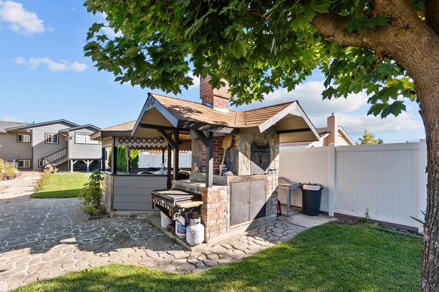 6423 N Altamont St, Spokane, WA 99217