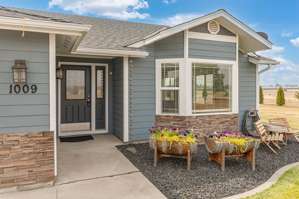 1009 S Bartholomew St, Medical Lake, WA 99022 photo 3