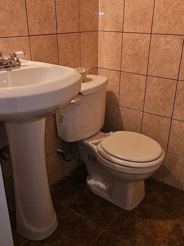 5948 W Diversey Avenue, Chicago, IL 60639