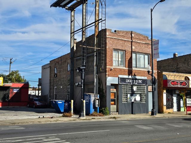 5948 W Diversey Avenue, Chicago, IL 60639