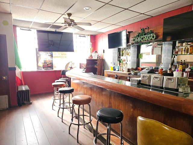 5948 W Diversey Avenue, Chicago, IL 60639