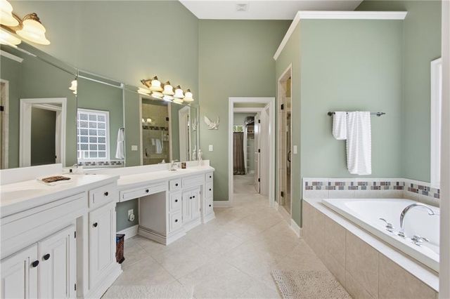 10312 N Revere Avenue, Kansas City, MO 64154