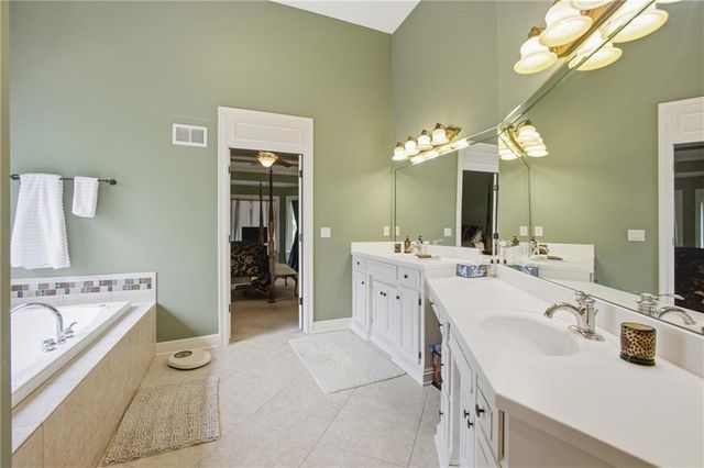 10312 N Revere Avenue, Kansas City, MO 64154