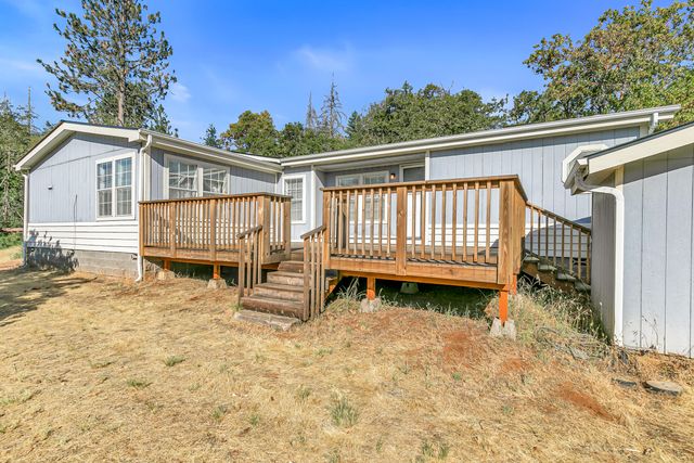 7670 E Antelope Rd Road, Eagle Point, OR 97524
