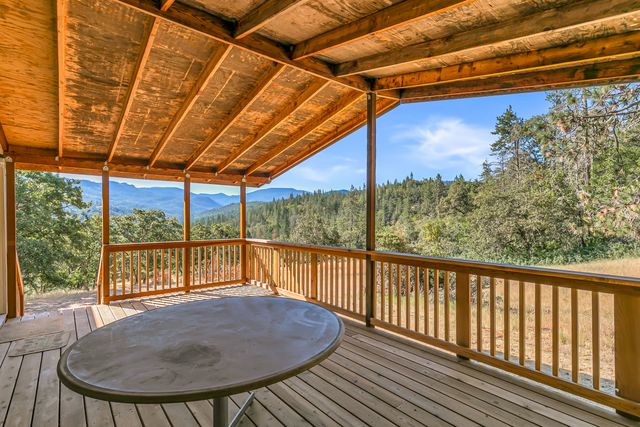7670 E Antelope Rd Road, Eagle Point, OR 97524