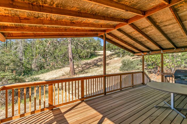 7670 E Antelope Rd Road, Eagle Point, OR 97524