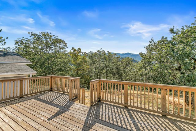 7670 E Antelope Rd Road, Eagle Point, OR 97524