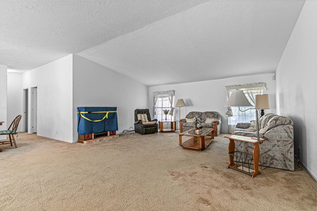 7670 E Antelope Rd Road, Eagle Point, OR 97524