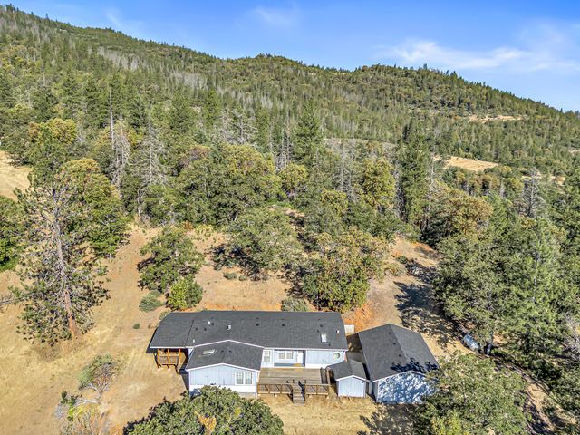7670 E Antelope Rd Road, Eagle Point, OR 97524