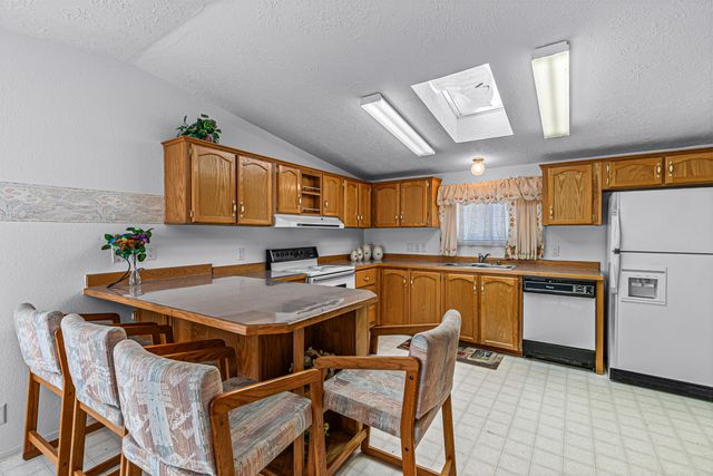 7670 E Antelope Rd Road, Eagle Point, OR 97524