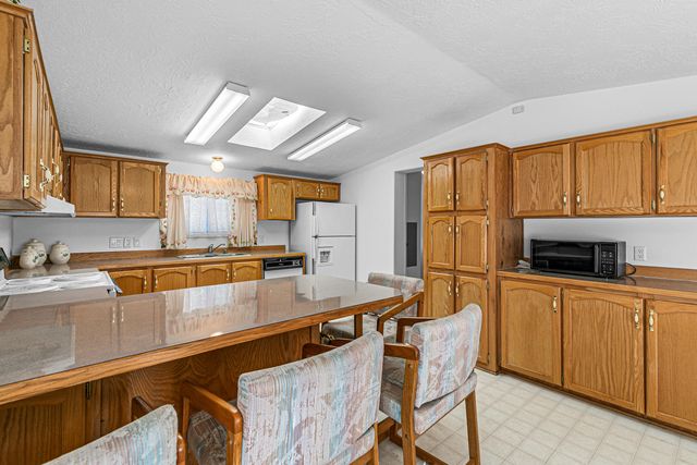 7670 E Antelope Rd Road, Eagle Point, OR 97524