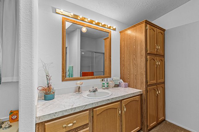 7670 E Antelope Rd Road, Eagle Point, OR 97524