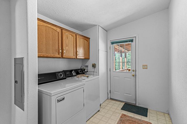 7670 E Antelope Rd Road, Eagle Point, OR 97524