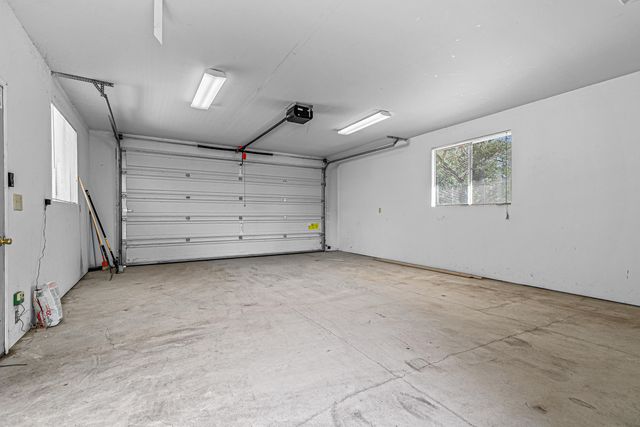 7670 E Antelope Rd Road, Eagle Point, OR 97524