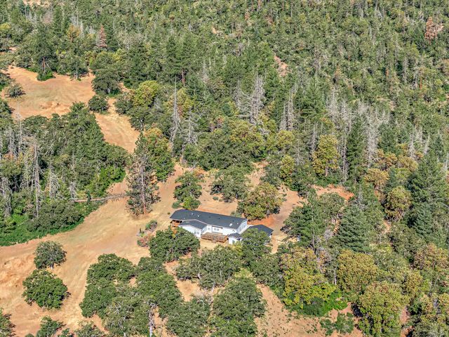 7670 E Antelope Rd Road, Eagle Point, OR 97524