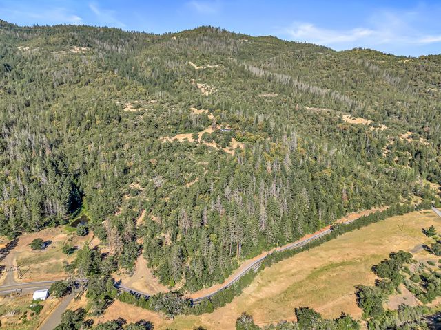 7670 E Antelope Rd Road, Eagle Point, OR 97524
