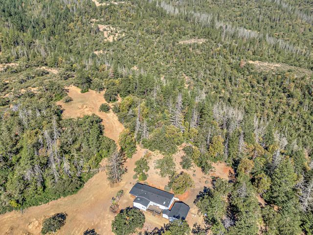 7670 E Antelope Rd Road, Eagle Point, OR 97524