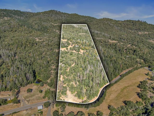 7670 E Antelope Rd Road, Eagle Point, OR 97524