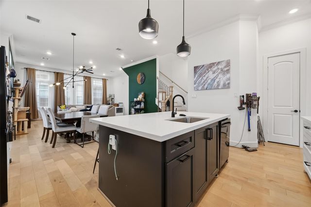 2015 Lou Ellen Lane F, Houston, TX 77018