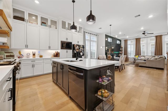 2015 Lou Ellen Lane F, Houston, TX 77018