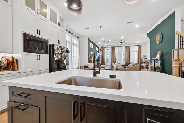 2015 Lou Ellen Lane F, Houston, TX 77018