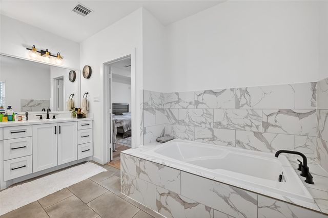 2015 Lou Ellen Lane F, Houston, TX 77018