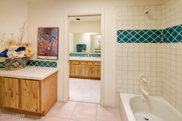 8865 E Honeybear Place, Tucson, AZ 85749
