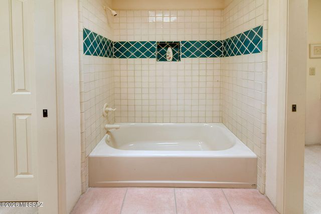 8865 E Honeybear Place, Tucson, AZ 85749
