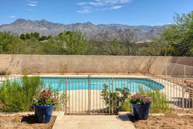 8865 E Honeybear Place, Tucson, AZ 85749