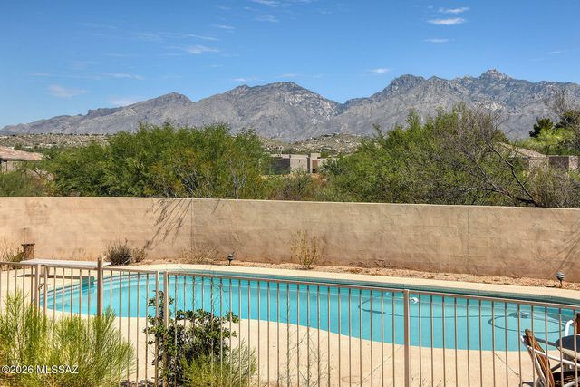 8865 E Honeybear Place, Tucson, AZ 85749