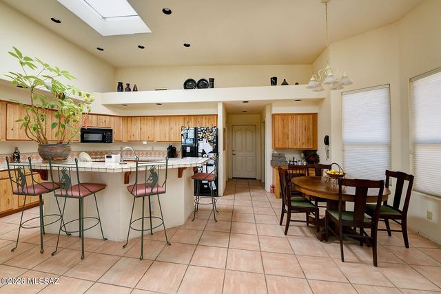 8865 E Honeybear Place, Tucson, AZ 85749