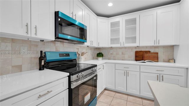 9131 N Lake Miramar Cir, Miramar, FL 33025