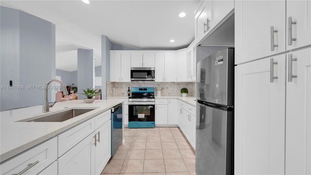 9131 N Lake Miramar Cir, Miramar, FL 33025