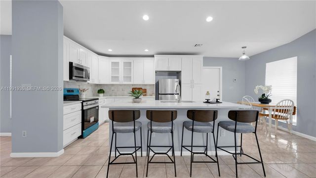 9131 N Lake Miramar Cir, Miramar, FL 33025