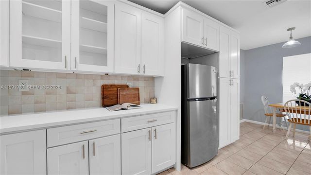 9131 N Lake Miramar Cir, Miramar, FL 33025