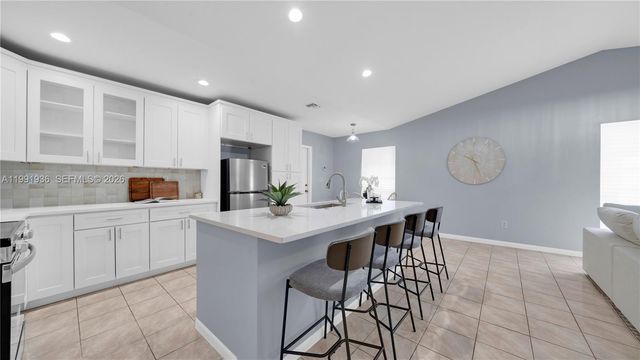 9131 N Lake Miramar Cir, Miramar, FL 33025