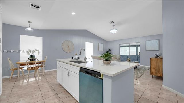 9131 N Lake Miramar Cir, Miramar, FL 33025