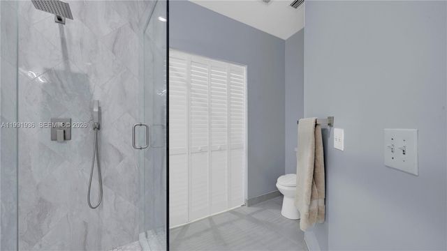 9131 N Lake Miramar Cir, Miramar, FL 33025