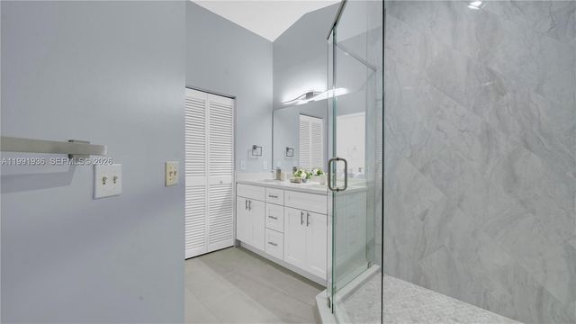 9131 N Lake Miramar Cir, Miramar, FL 33025