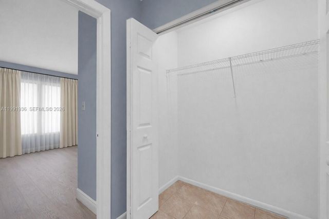 9131 N Lake Miramar Cir, Miramar, FL 33025