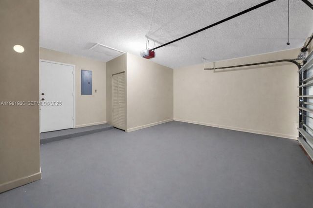 9131 N Lake Miramar Cir, Miramar, FL 33025