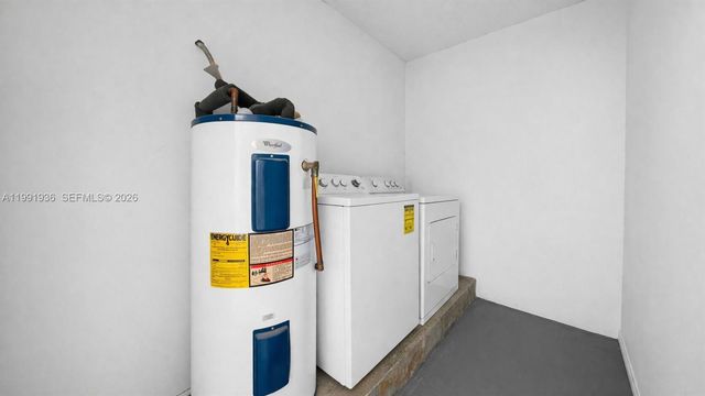 9131 N Lake Miramar Cir, Miramar, FL 33025