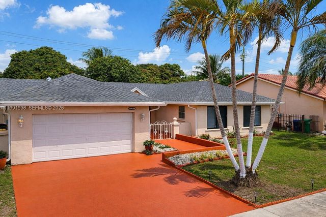 9131 N Lake Miramar Cir, Miramar, FL 33025