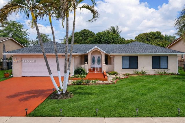 9131 N Lake Miramar Cir, Miramar, FL 33025