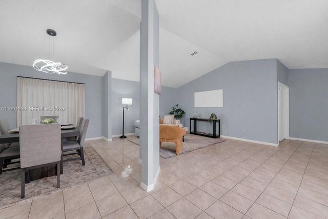 9131 N Lake Miramar Cir, Miramar, FL 33025