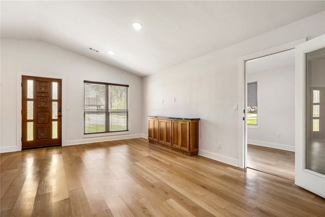 1808 SW D Street, Bentonville, AR 72712