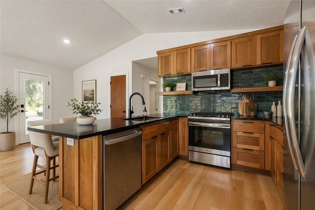 1808 SW D Street, Bentonville, AR 72712