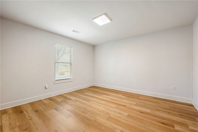 1808 SW D Street, Bentonville, AR 72712